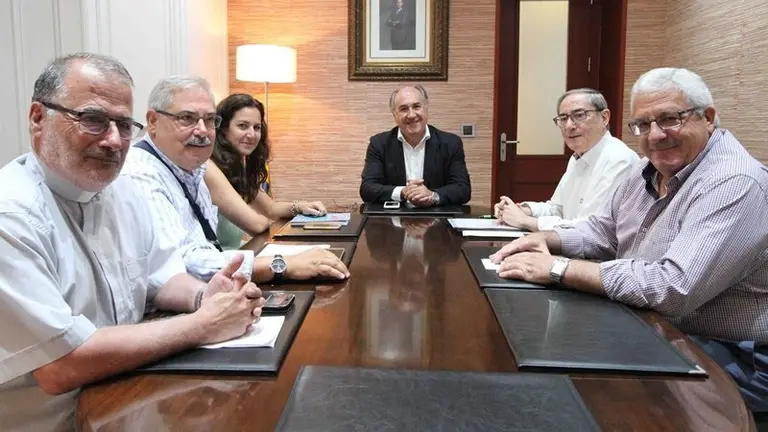 PRESENTACION NUEVA DIRECTIVA CARITAS