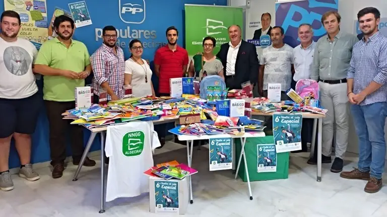 ENTREGA MATERIAL ESCOLAR NNGG 2017