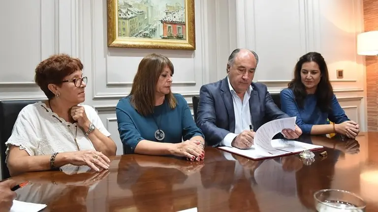 FIRMA DE CONVENIO CON APADIS