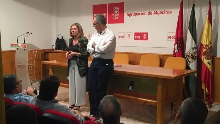 Irene Garcia junto a Lozano en la sede socialista