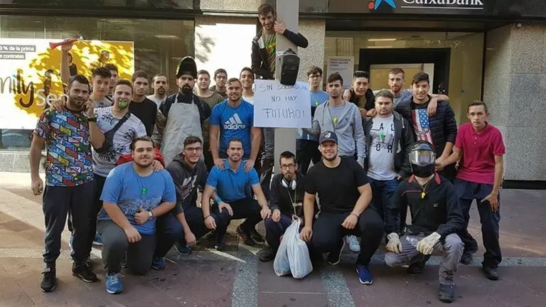 22539922_1961388587467687_5319123973209796091_n