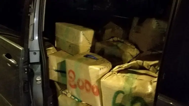 1.350 kilos de hach&iacute;s (2)