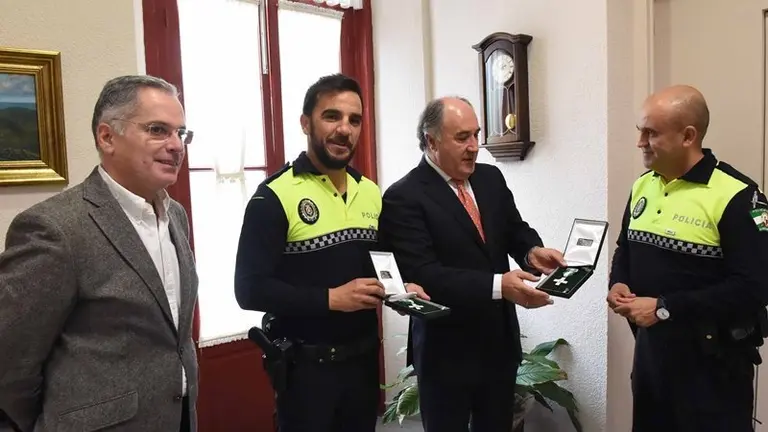 RECEPCION POLOCIAS LOCALESCONDECORADOS POR LA JUNTA DE ANDALUCIA