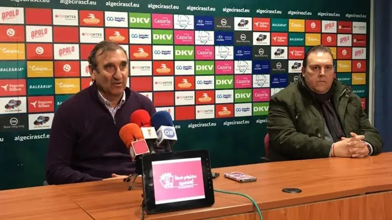 Asi&aacute;n en rueda de prensa