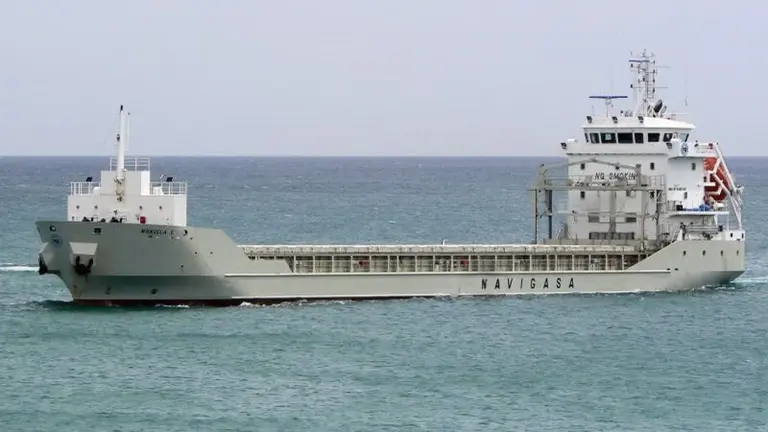 El barco remolcado, el Manuela E