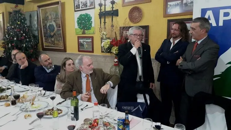 Idelfonso Sena se dirige a los presentes