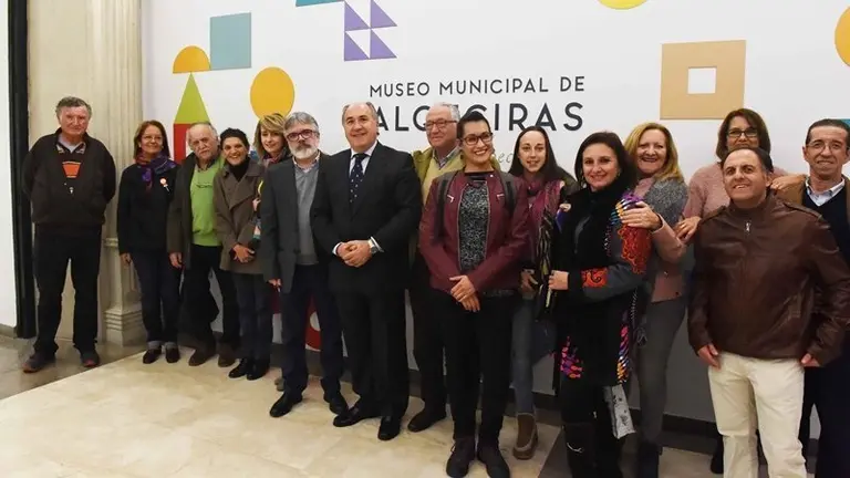 CONFERENCIA DE ROBERTO GODINO SOBRE LA HISTORIA DEL HOSPITAL DE LA CARIDAD
