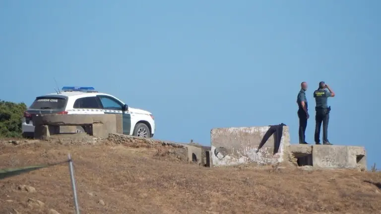 Vigilancia de agentes de la Guardia Civil en la costa