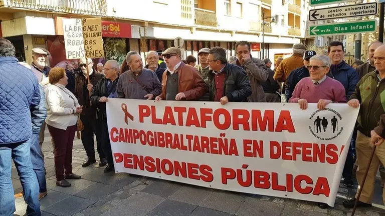 Pancarta que portaba la plataforma
