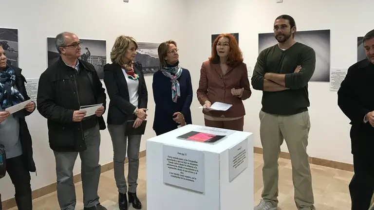 Un momento de la inauguraci&oacute;n con Erasmo Fenoy en primer t&eacute;rmino