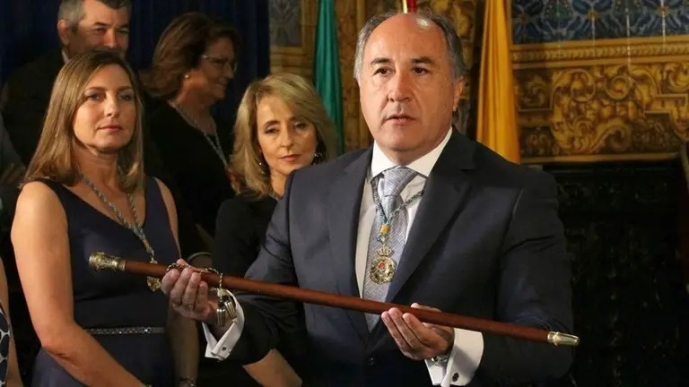 Landaluce, con el bast&oacute;n de mando, espera revalidar la mayor&iacute;a absoluta