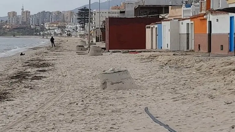 Conducciones de las viviendas en primera l&iacute;nea de playa