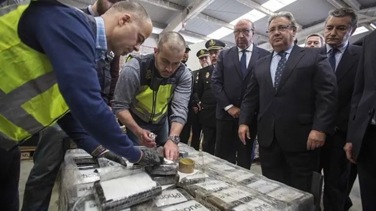 Policia Nacional y Aduanas intervienen el mayor alijo de coca&iacute;na de la historia de Espa&ntilde;a en el Puerto de Algeciras con casi 9.000 kilos de sustancia que podr&iacute;a haber alcanzado los 3.000 millones de euros (6)