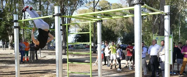 Un momento de la inauguraci&oacute;n de la calistenia