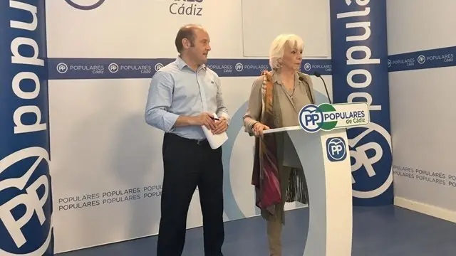 Teofila Martinez y Juancho Ortiz, en rueda de prensa