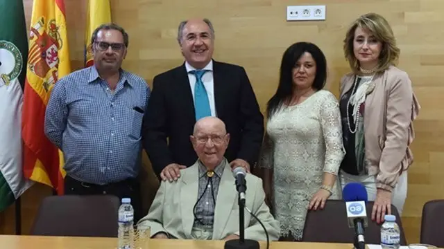 PRESENTACION DEL LIBRO DE DE FLORES EL GADITANO EL PUEBLO DE LOS ALCALDES