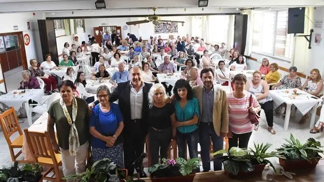 Landaluce junto a los mayores participantes