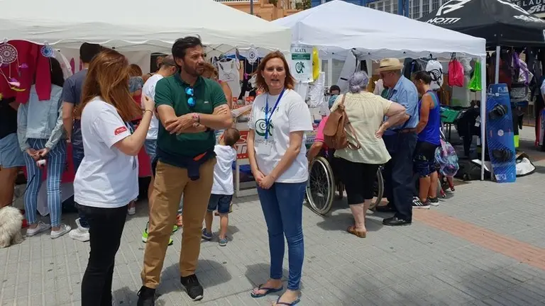 Ros durante su visita al Outlet