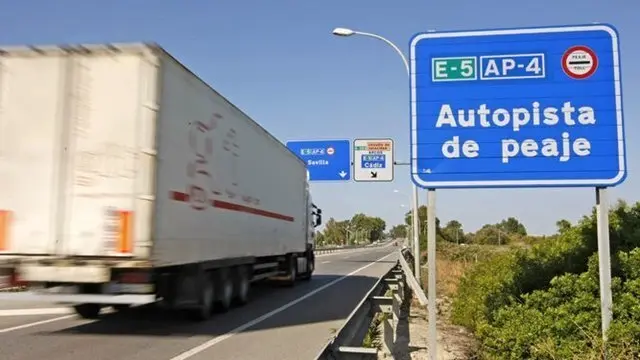 Cartel de autopista de peaje