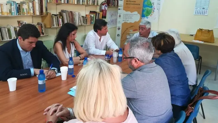 Una imagen de la reuni&oacute;n entre Ciudadanos y colectivos de la Zona Sur
