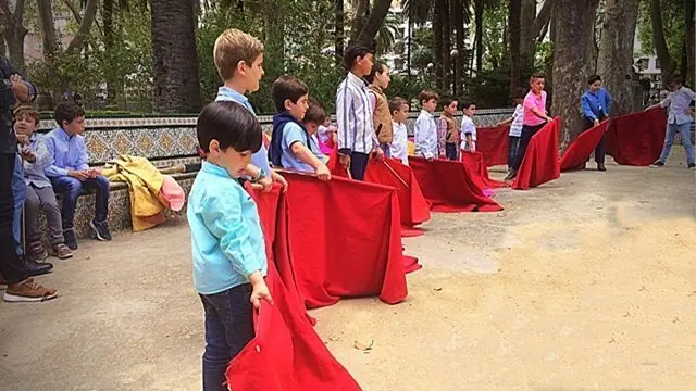 Toreo de sal&oacute;n en el Parque Mar&iacute;a Cristina