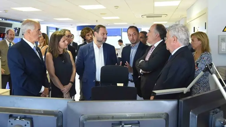 &Aacute;valos y el alcalde, Jos&eacute; Ignacio Landaluce, en la reciente visita del ministro al Puerto