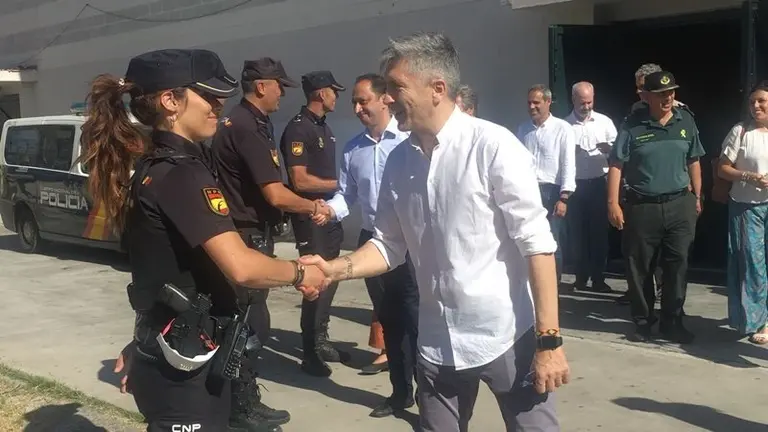 Grande - Marlaska a su salida del Pabell&oacute;n Andr&eacute;s Mateo