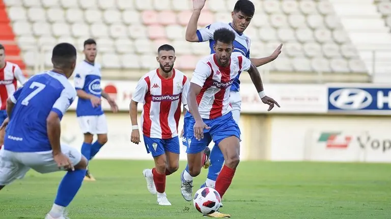 Pablo de Castro en un lance del partido. Foto Cesar Comino