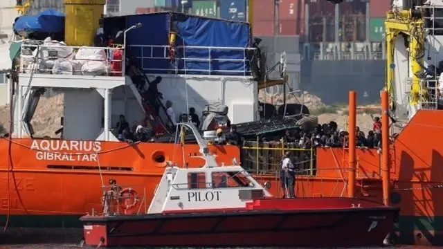 El buque Aquarius en el puerto de Valencia