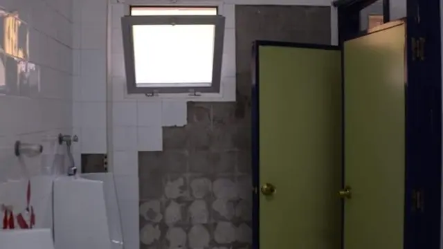 Ba&ntilde;os del colegio San Garc&iacute;a