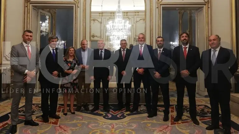 Reuni&oacute;n de alcaldes, Mancomunidad y Diputaci&oacute;n, con el ministro de Exteriores
