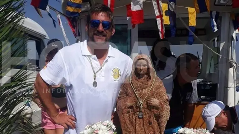 Manuel S&aacute;nchez Calero junto a la imagen de La Palma