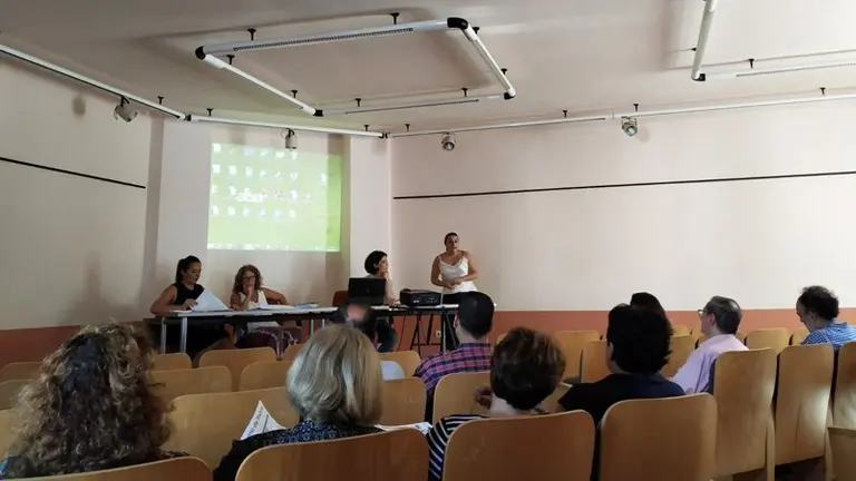 BIBLIOTECA DEL SALADILLO REUNION MESA ZONA SUR