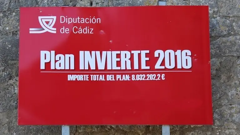 Cartel del Plan Invierte de la Diputaci&oacute;n de C&aacute;diz