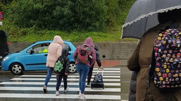 Ni&ntilde;os acuden al