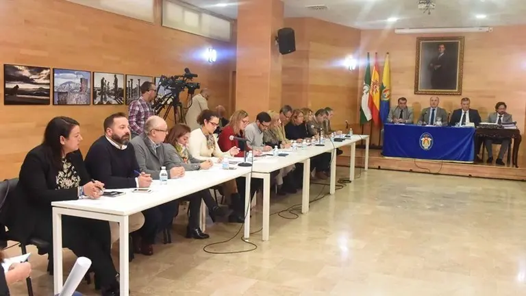 PLENO ORDINARIO DE LA CORPORACI&Oacute;N MUNICIPAL, PRESIDIDO POR EL ALCALDE, JOS&Eacute; IGNACIO LANDALUCE