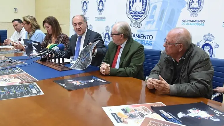 RUEDA DE PRENSA PRESENTACI&Oacute;N ACTIVIDADES NAVIDE&Ntilde;AS DE DINAMIZACI&Oacute;N DEL CENTRO COMERCIAL ABIERTO