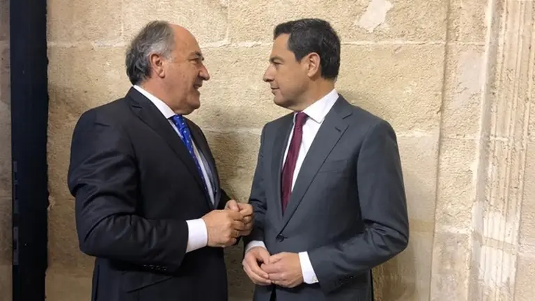 Landaluce junto a Juanma Moreno