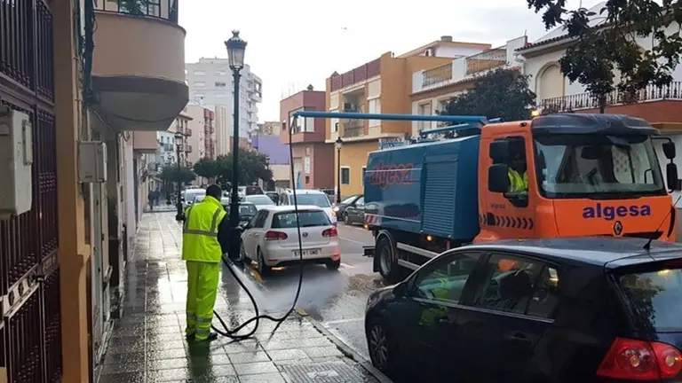 Limpieza de choque en la barriadade la Cuesta del Rayo