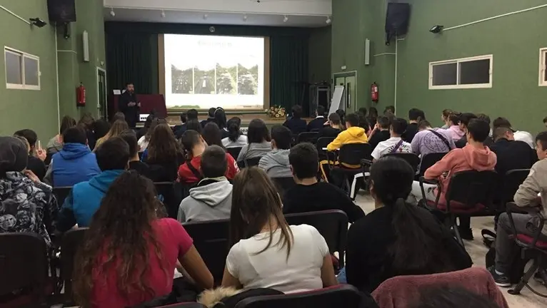 Un instante de la conferencia de Diverciencia