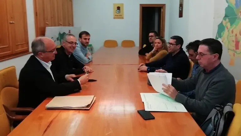 Reuni&oacute;n entre representantes del PSOE y del comit&eacute; de empresa