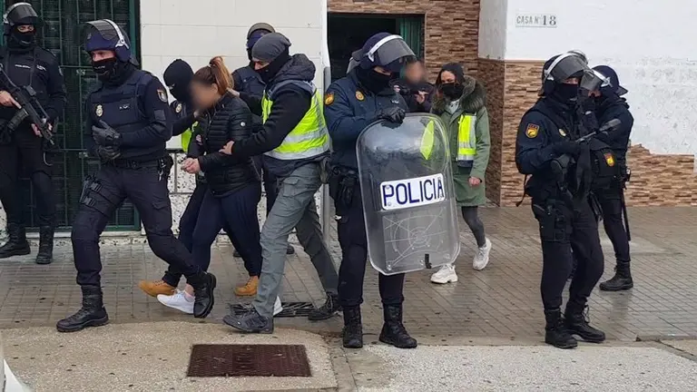 Una de las personas detenidas esta ma&ntilde;ana en el Saladillo