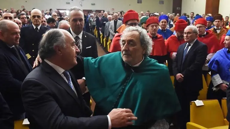INVESTIDURA CHAMIZO DOCTOR HONORIS CAUSA