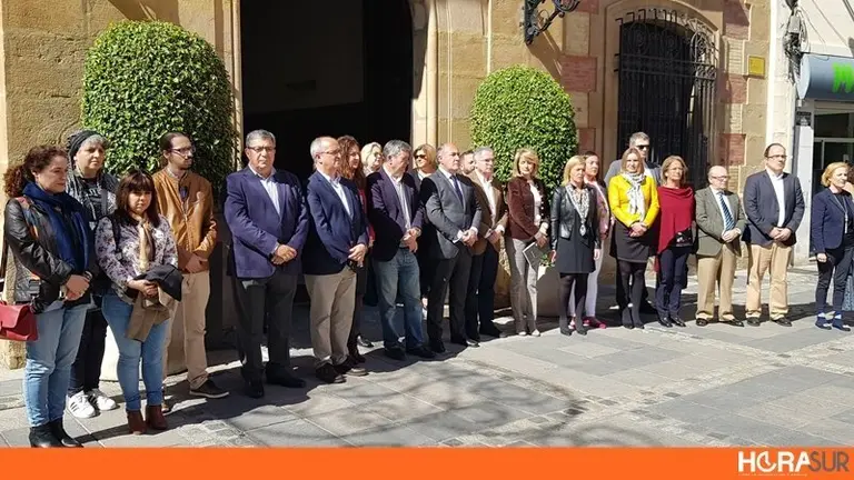 Imagen del homenaje a las puertas del Ayuntamiento de Algeciras
