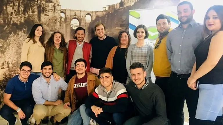Un instante de la reuni&oacute;n de NNGG con Javier Rodr&iacute;guez Ros