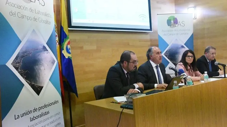 Un momento de la conferencia en el Centro Documental