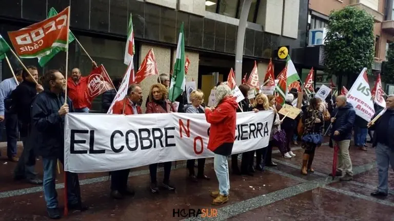 Concentraci&oacute;n contra el cierre del centro de menores