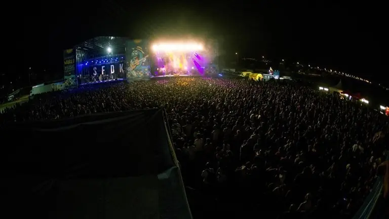 Una imagen del abarrotado recinto de Chanquete World Music en su pasada edici&oacute;n. Foto juampevz