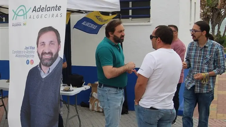 Javi Viso en la carpa instalada en Getares