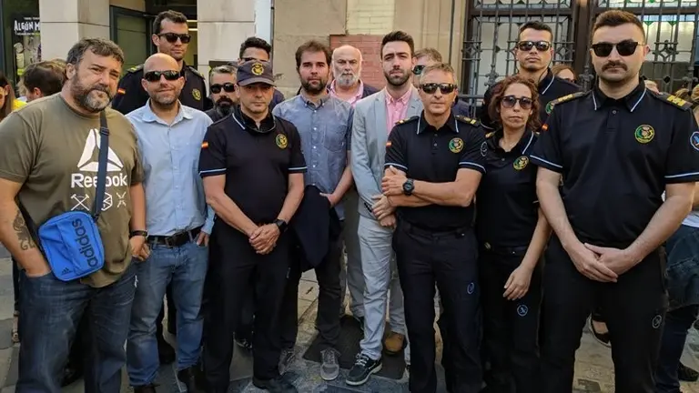 Alberto P&eacute;rez, en el centro, durante el emotivo acto